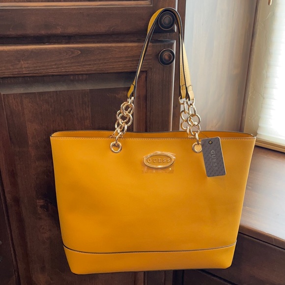 Guess tote - Picture 2 of 5